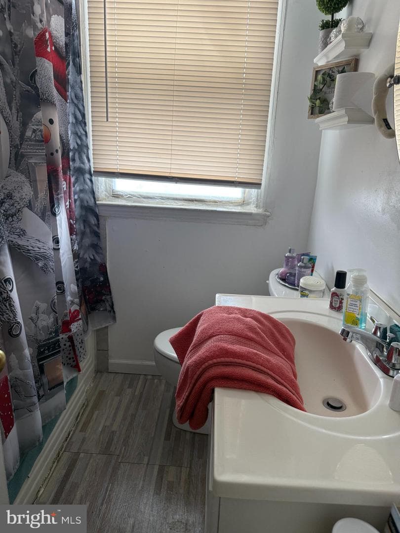 5533 Nome Avenue photo 9