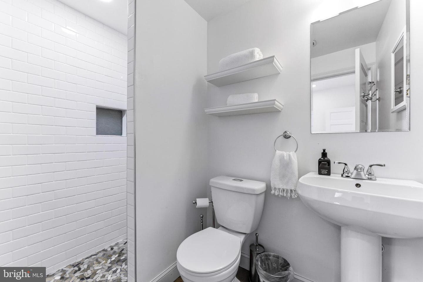 107 Upnor Road photo 7
