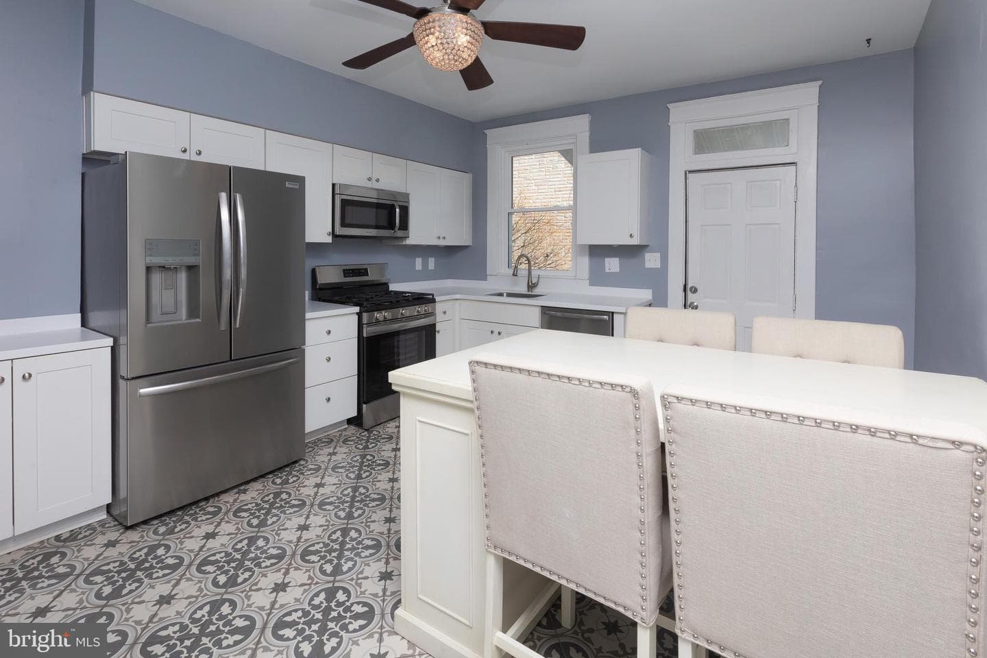3659 Chestnut Avenue photo 8
