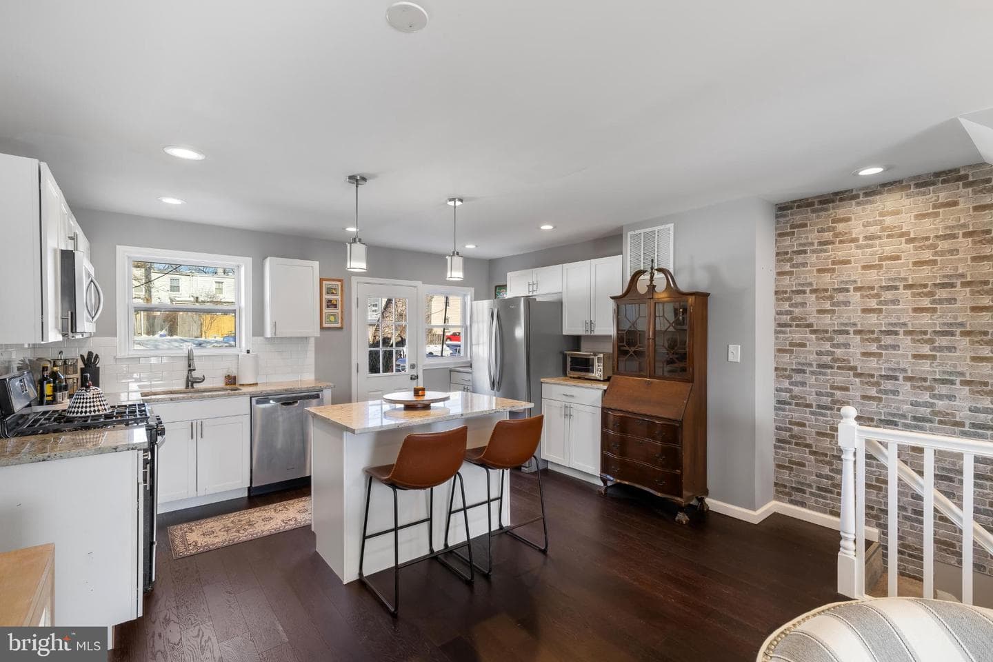 1002 W 43rd Street photo 7