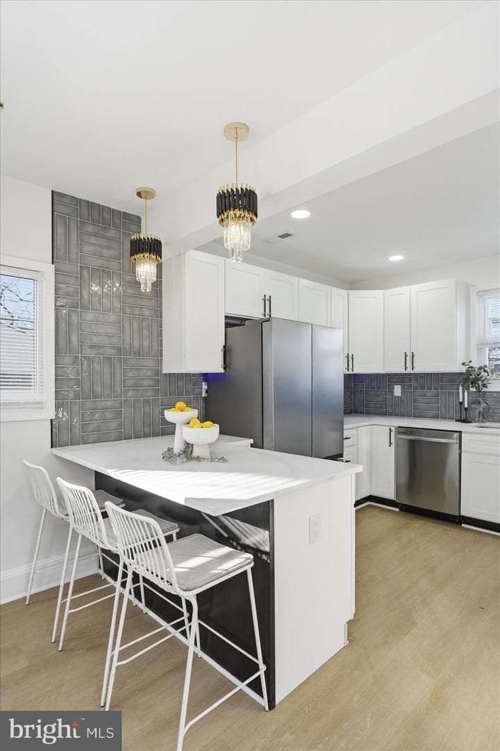 2912 Dupont Avenue photo 11