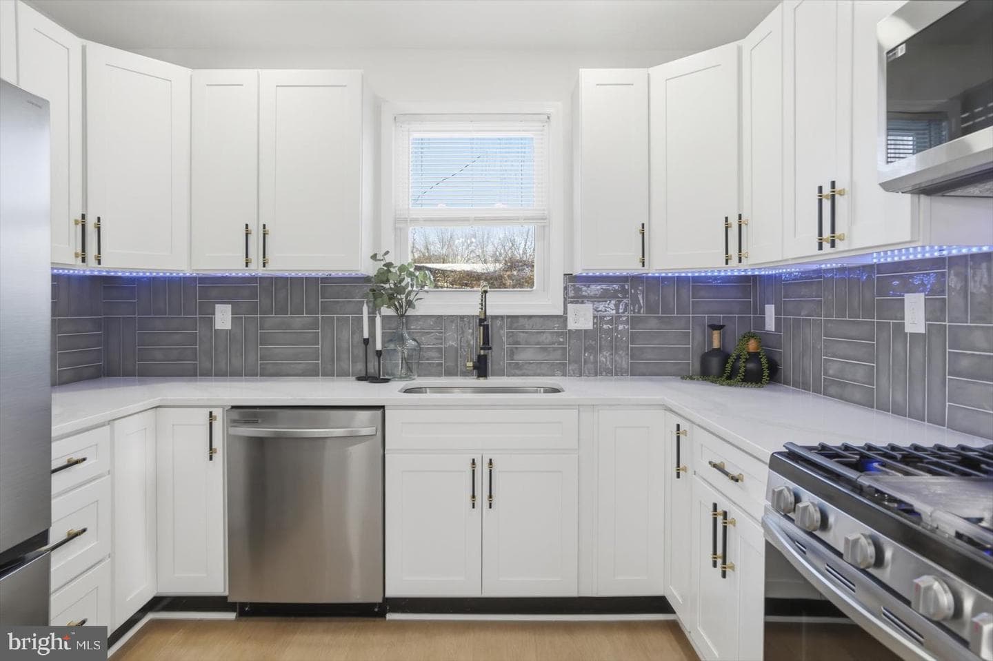 2912 Dupont Avenue photo 13
