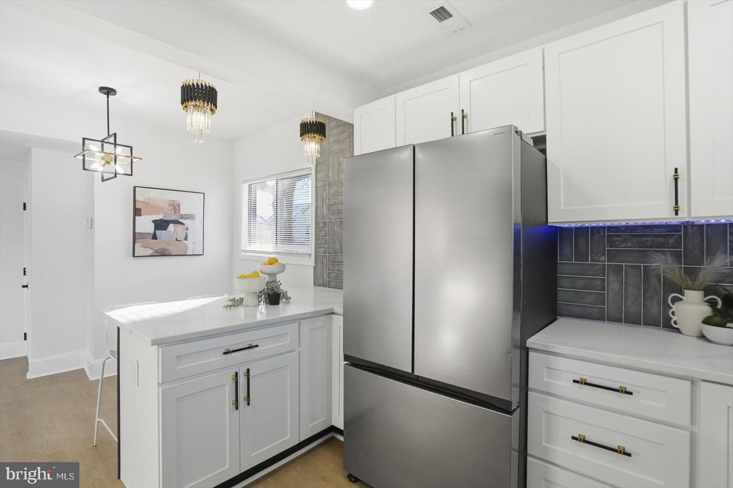 2912 Dupont Avenue photo 15
