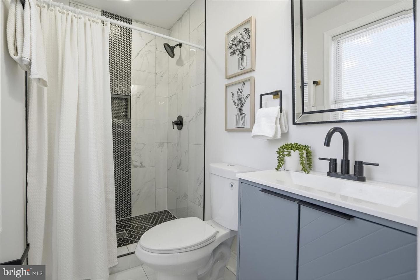 2912 Dupont Avenue photo 20