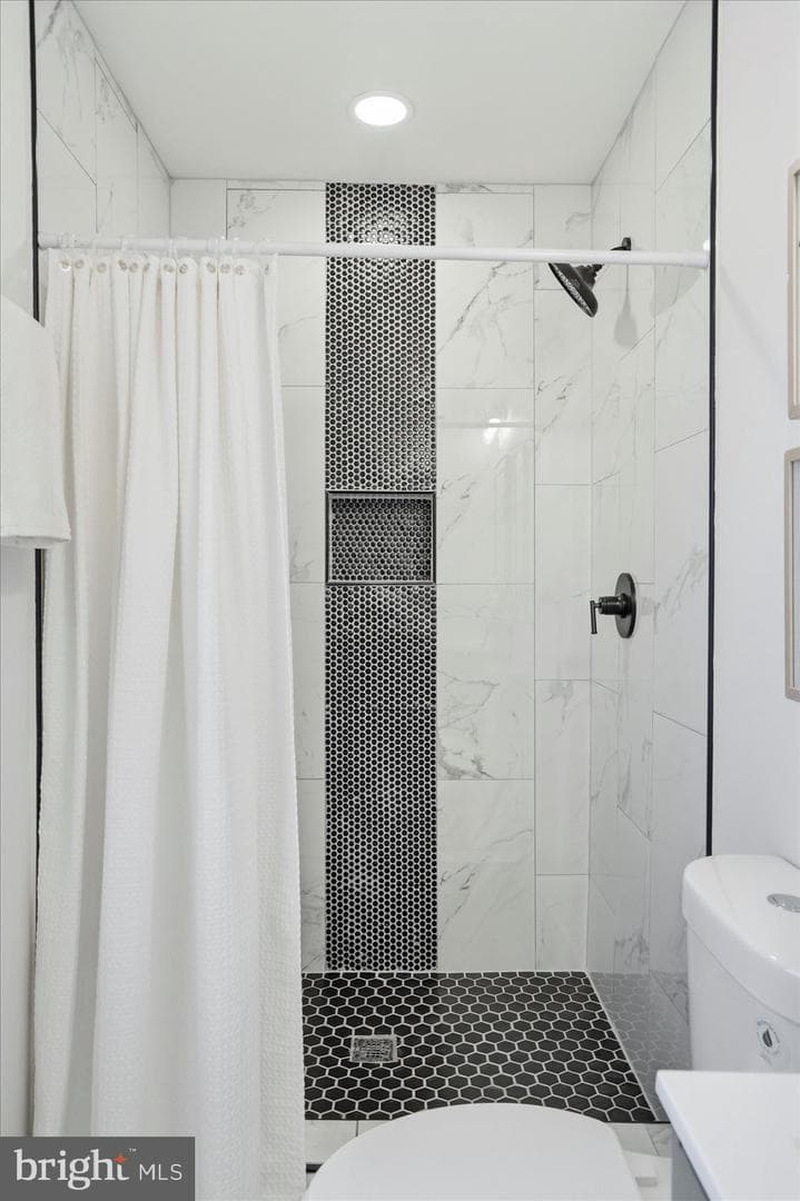 2912 Dupont Avenue photo 21