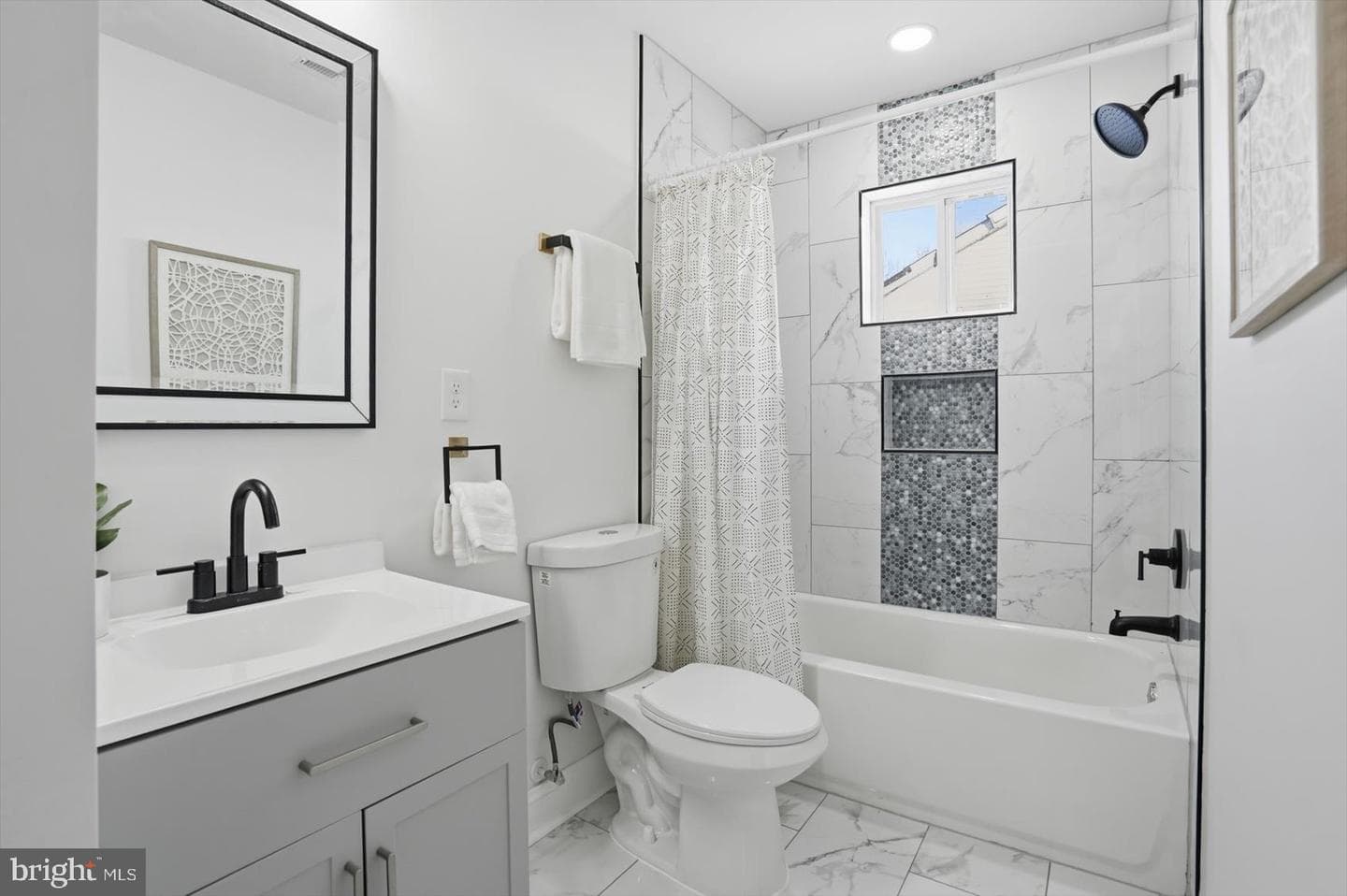 2912 Dupont Avenue photo 23