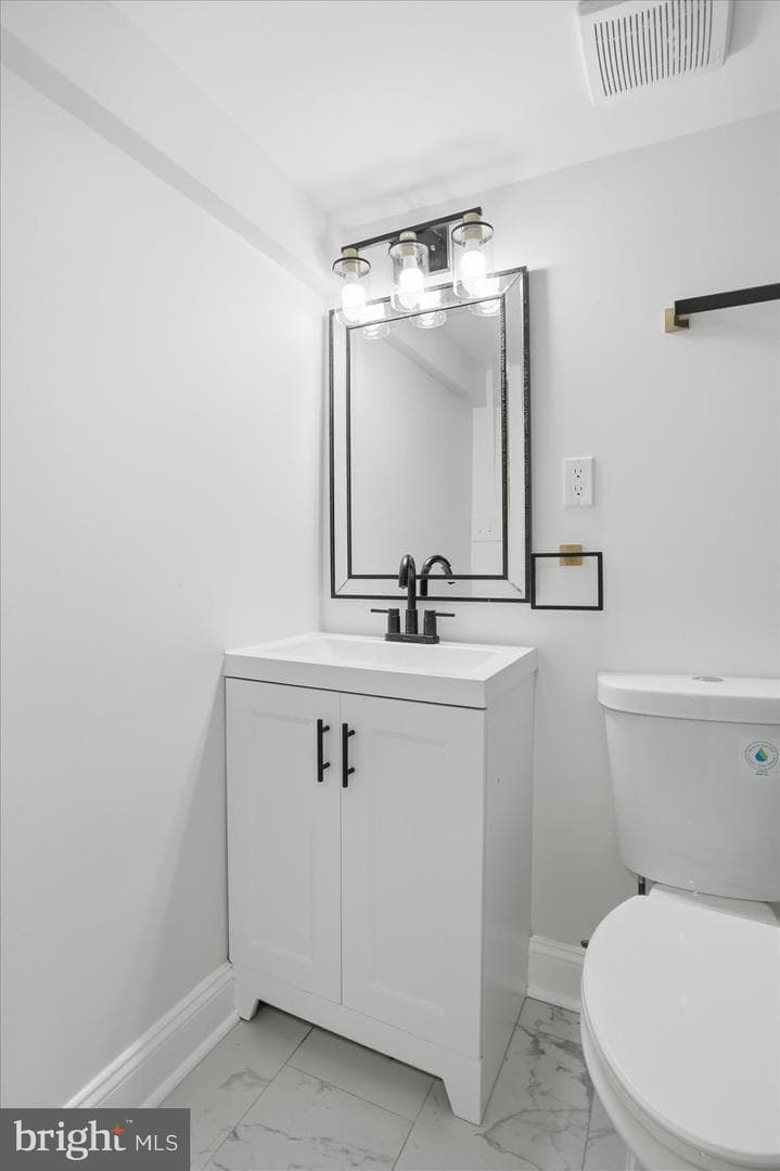 2912 Dupont Avenue photo 33
