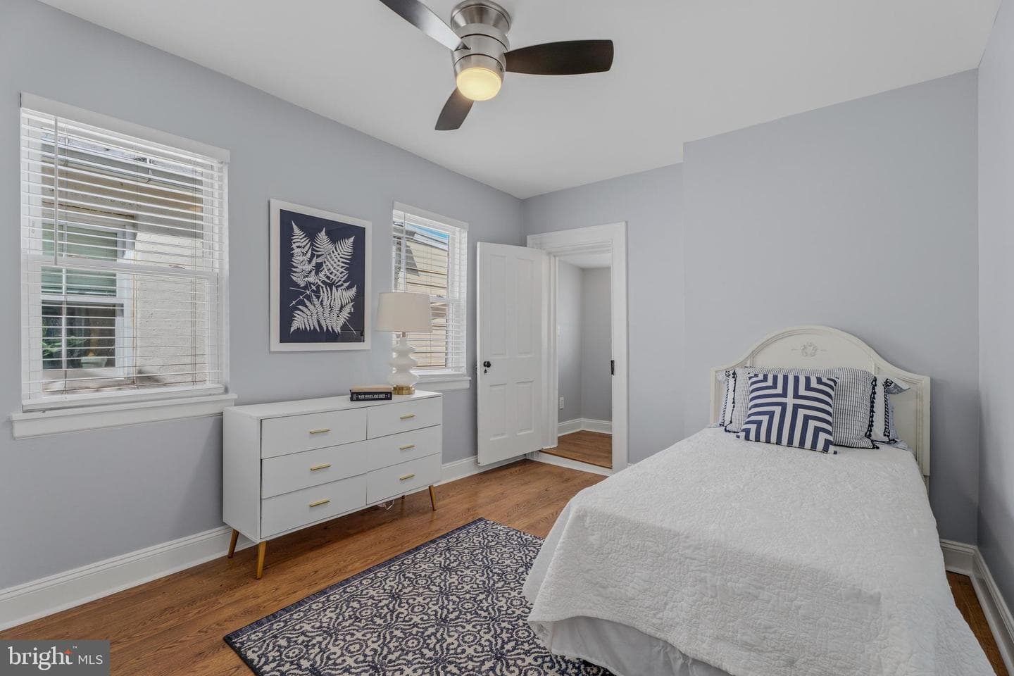 236 Cross Street E photo 18