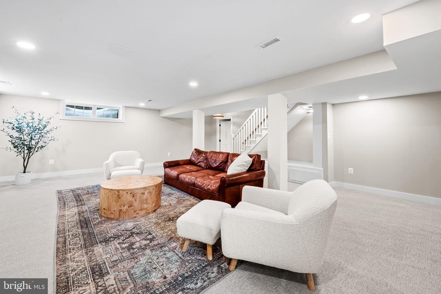 103 Saint Dunstans Road photo 41