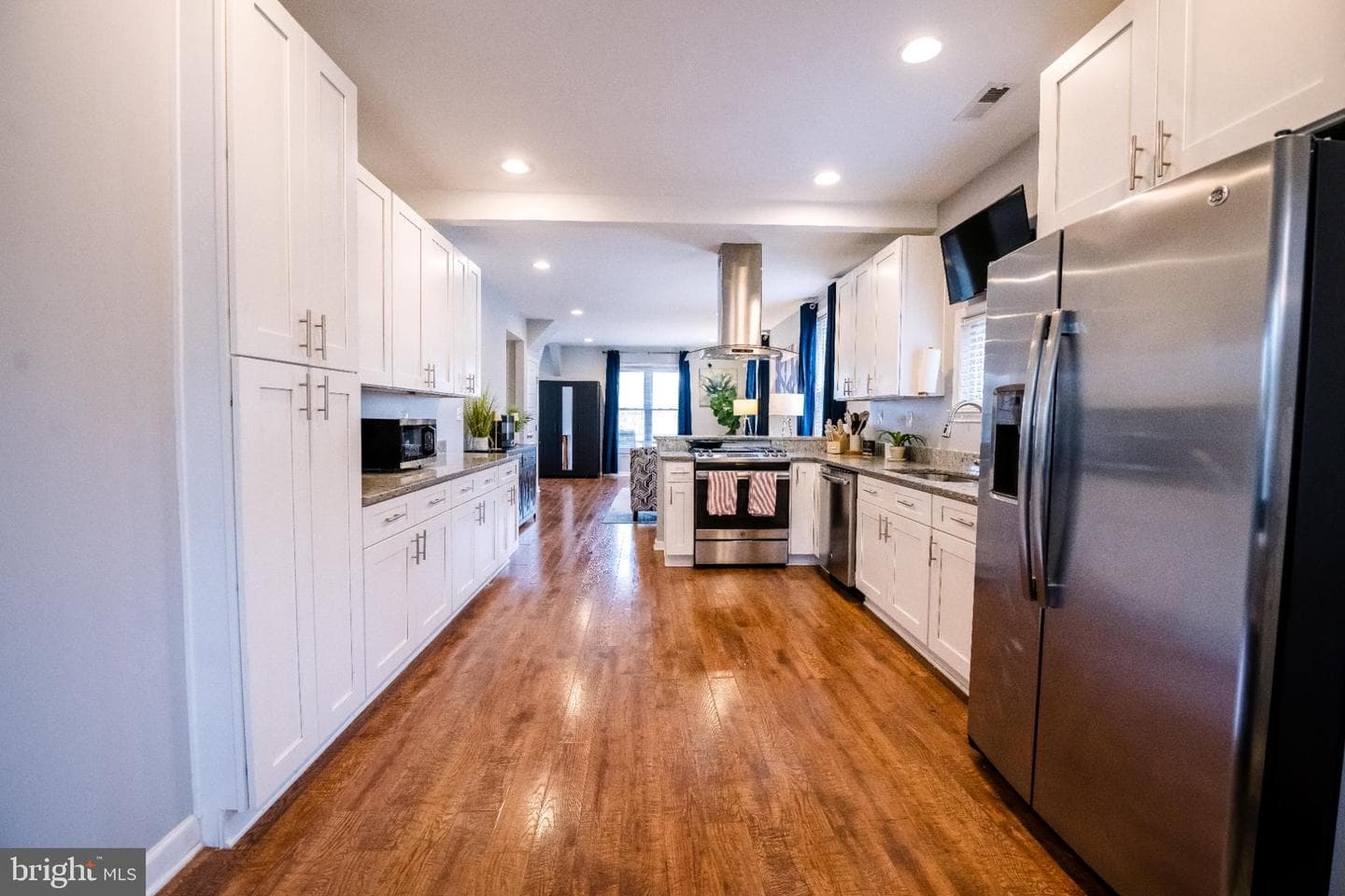 4212 Mary Ave photo 8