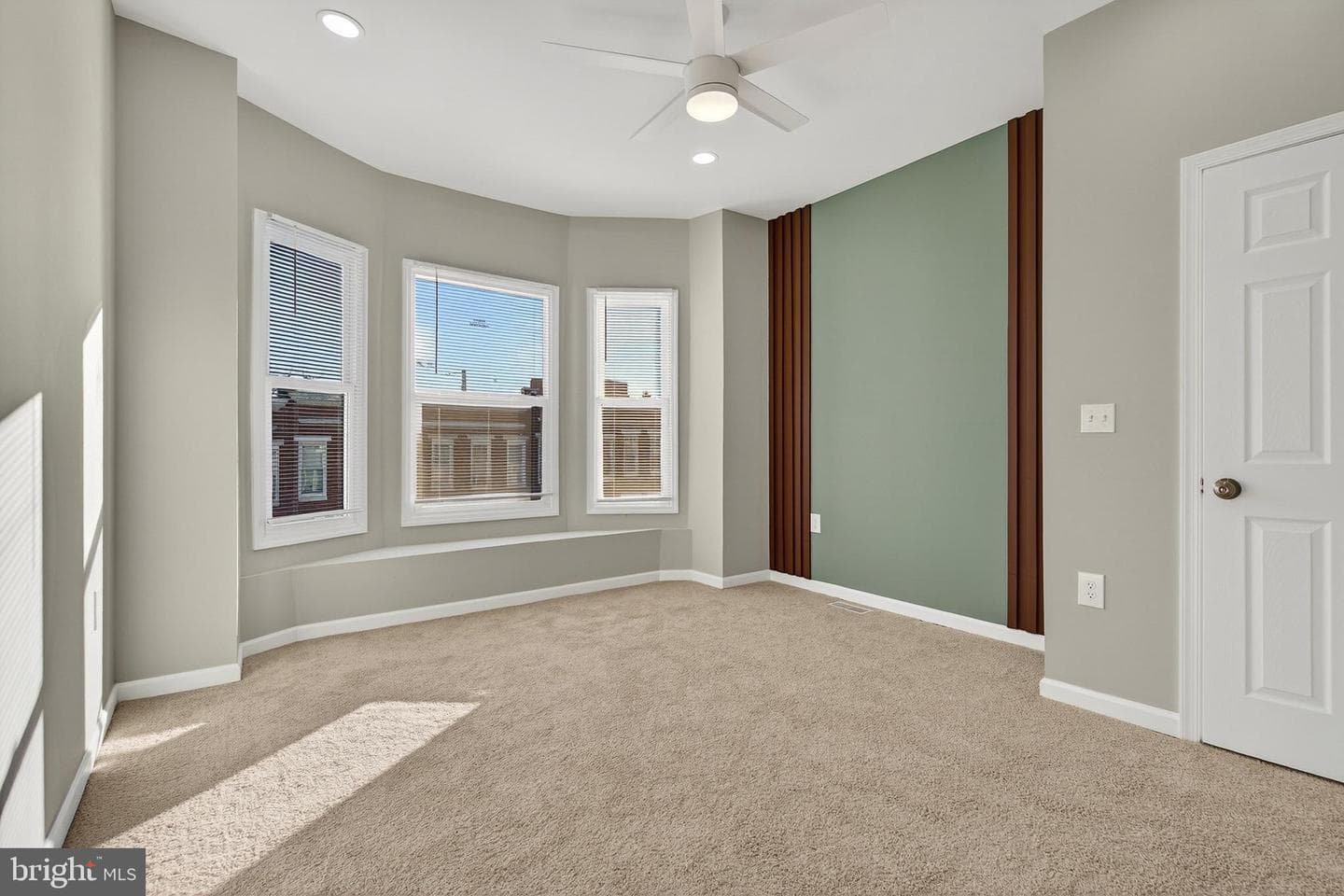 2822 Harlem Avenue photo 14