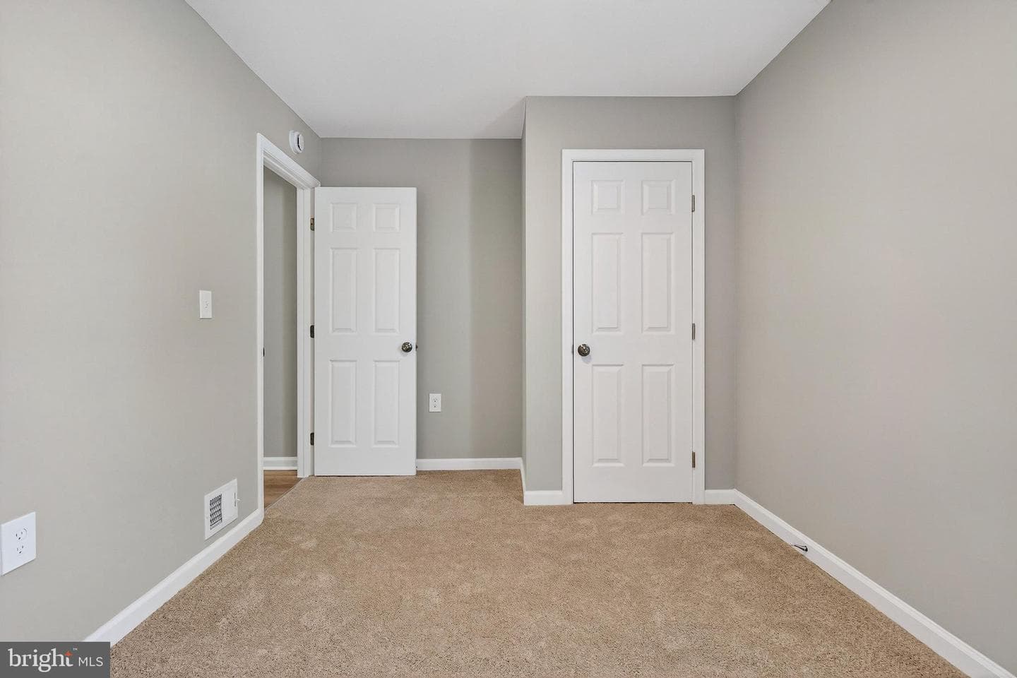 2822 Harlem Avenue photo 21