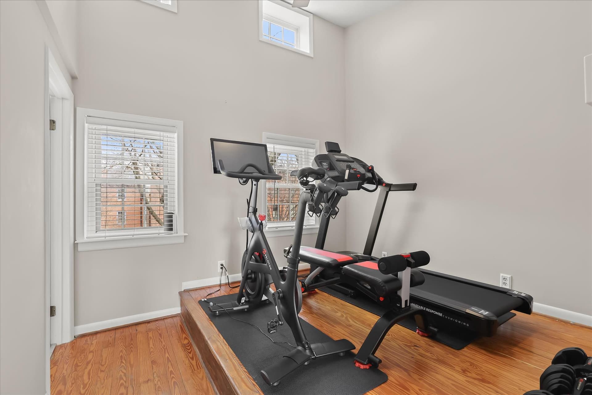 133 W Lee Street photo 31