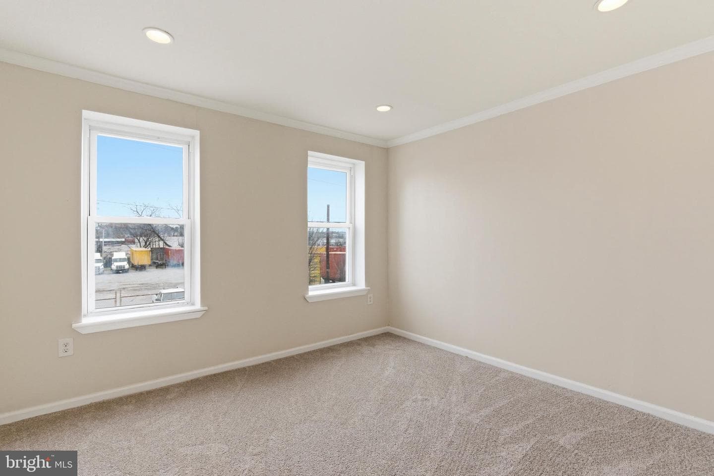 224 S Haven Street photo 10
