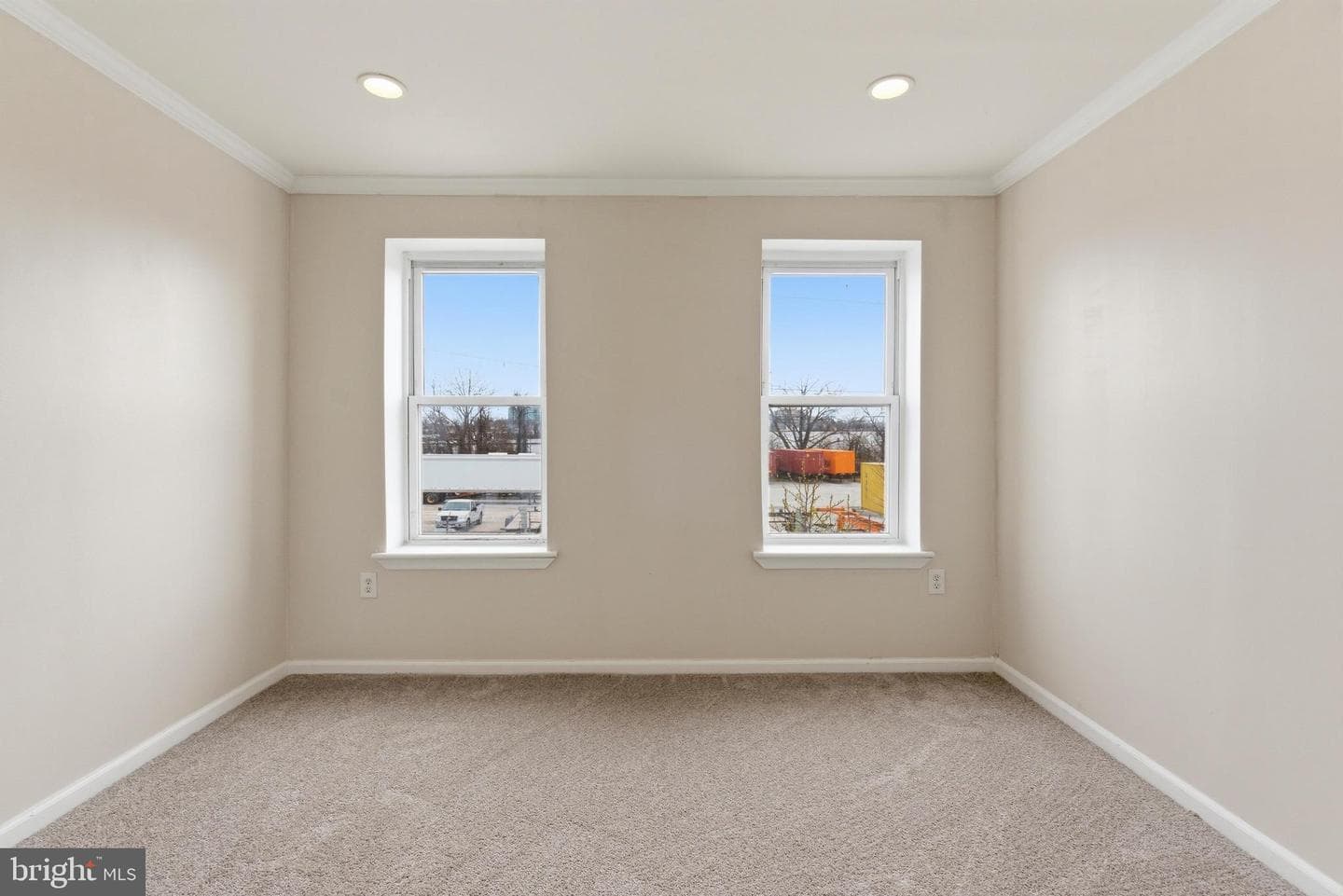 224 S Haven Street photo 11