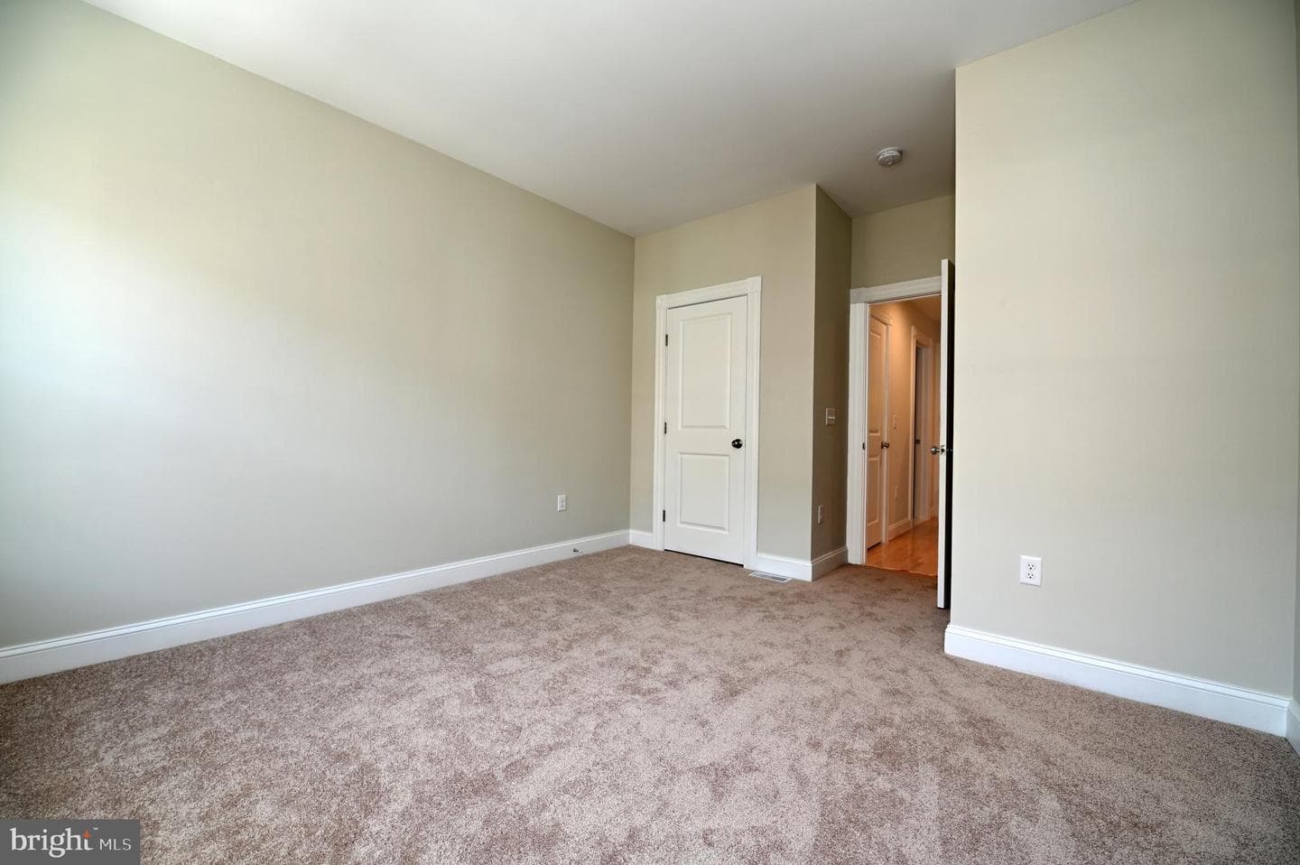 2245 E Biddle Street photo 11