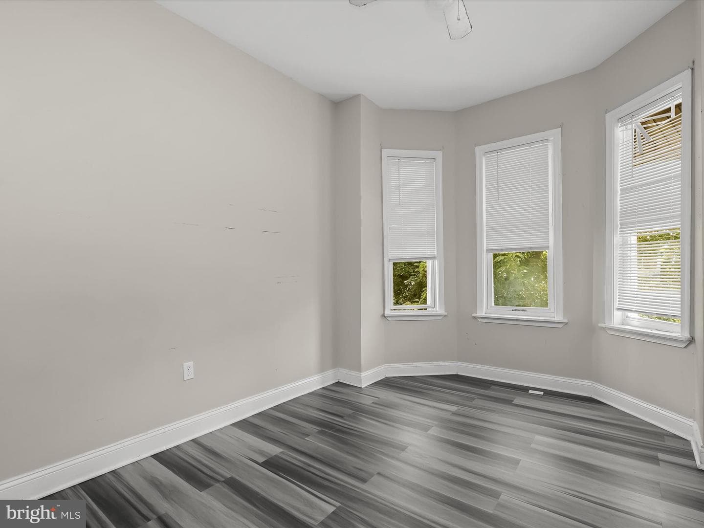 3018 Presstman Street photo 9
