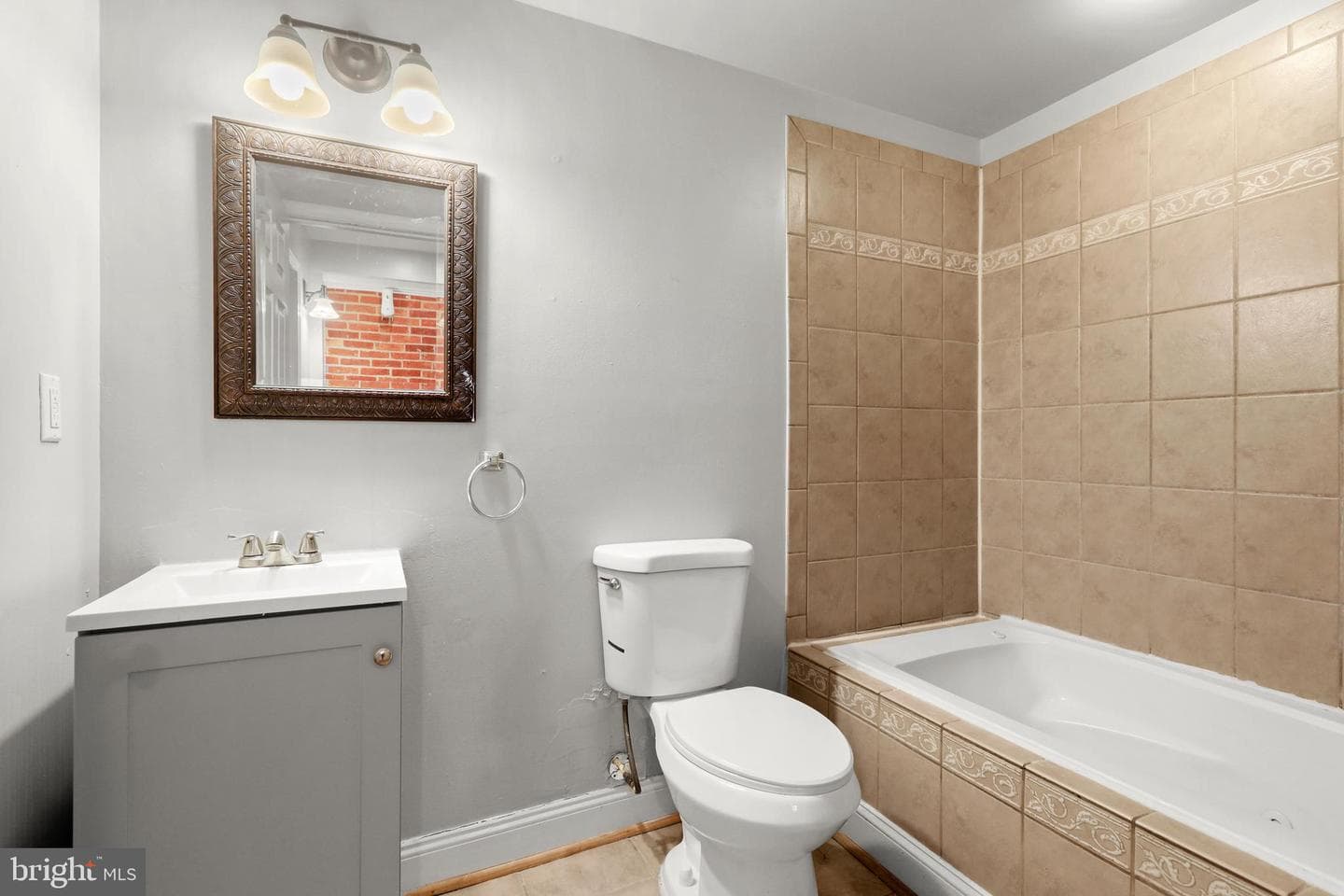 1012 W Lombard Street photo 6