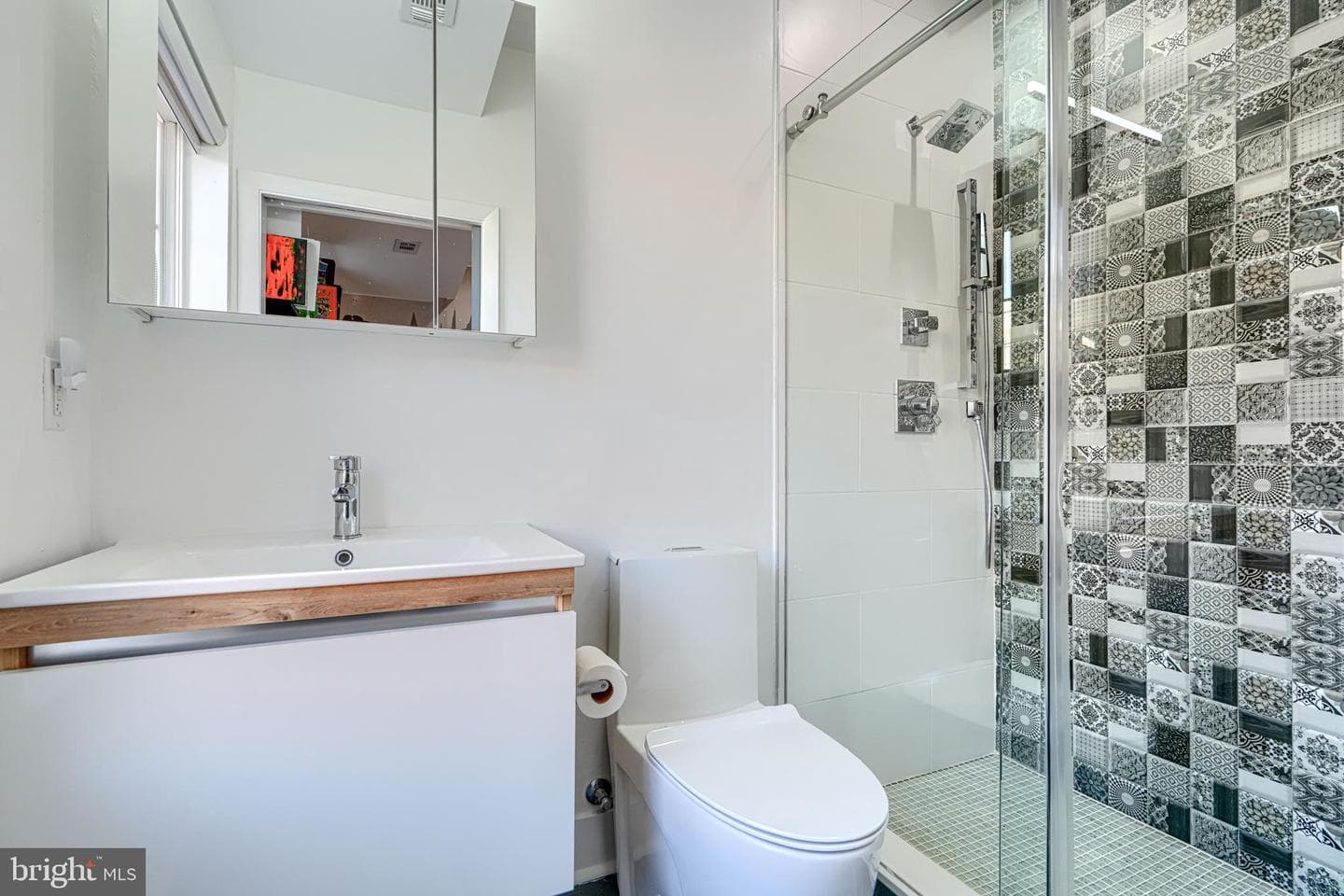 2542 Foster Avenue photo 34