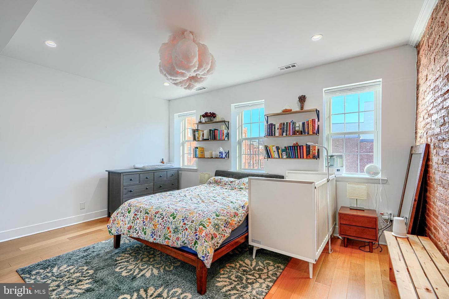 2542 Foster Avenue photo 36