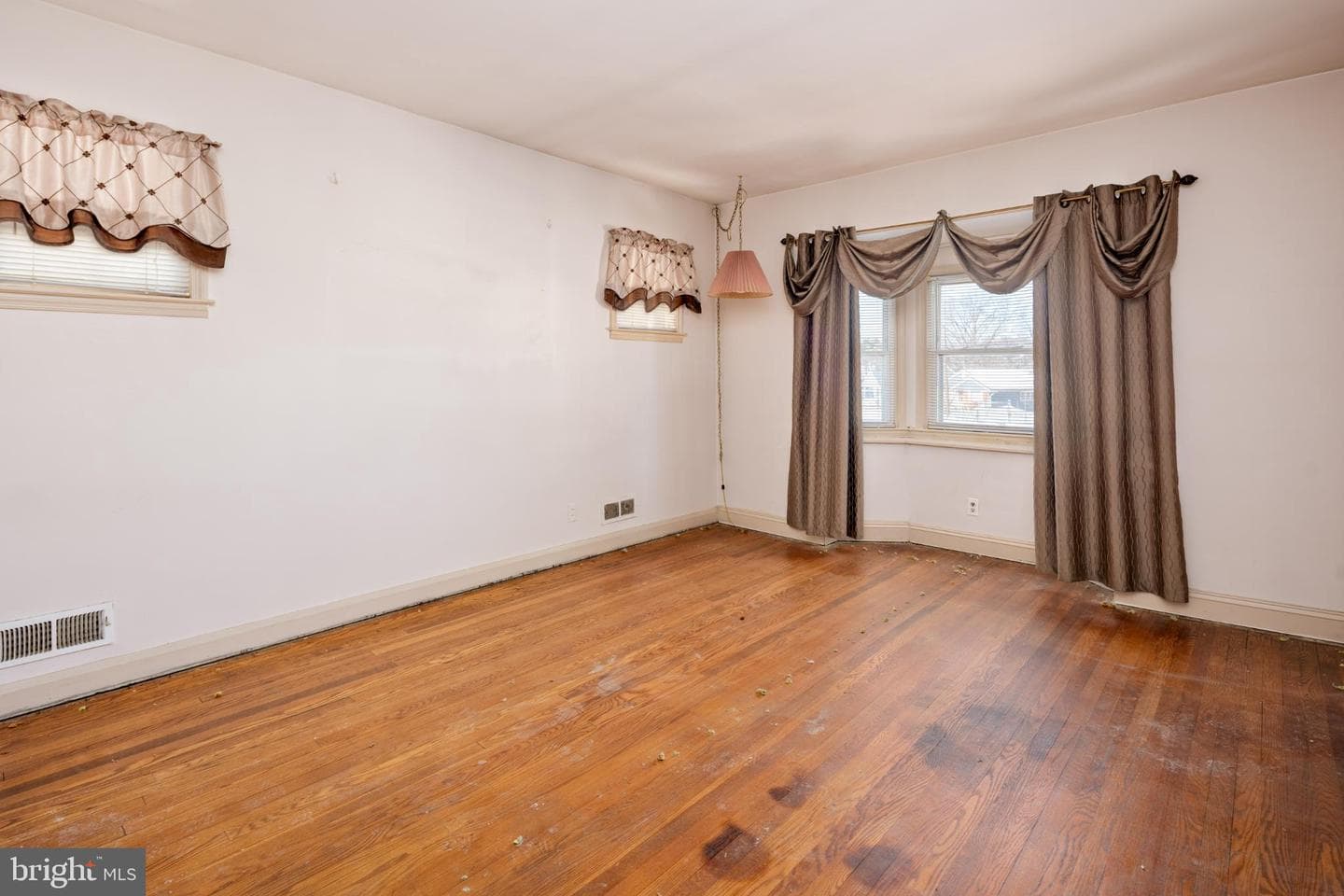 6627 Bushey Street photo 4