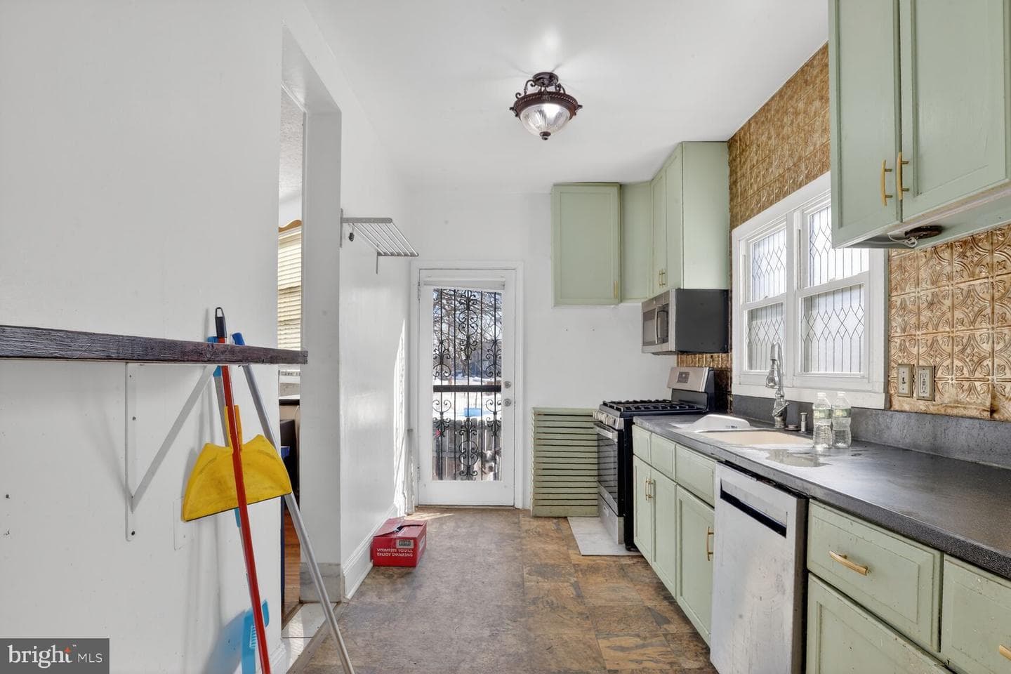 3105 Evergreen Avenue photo 8