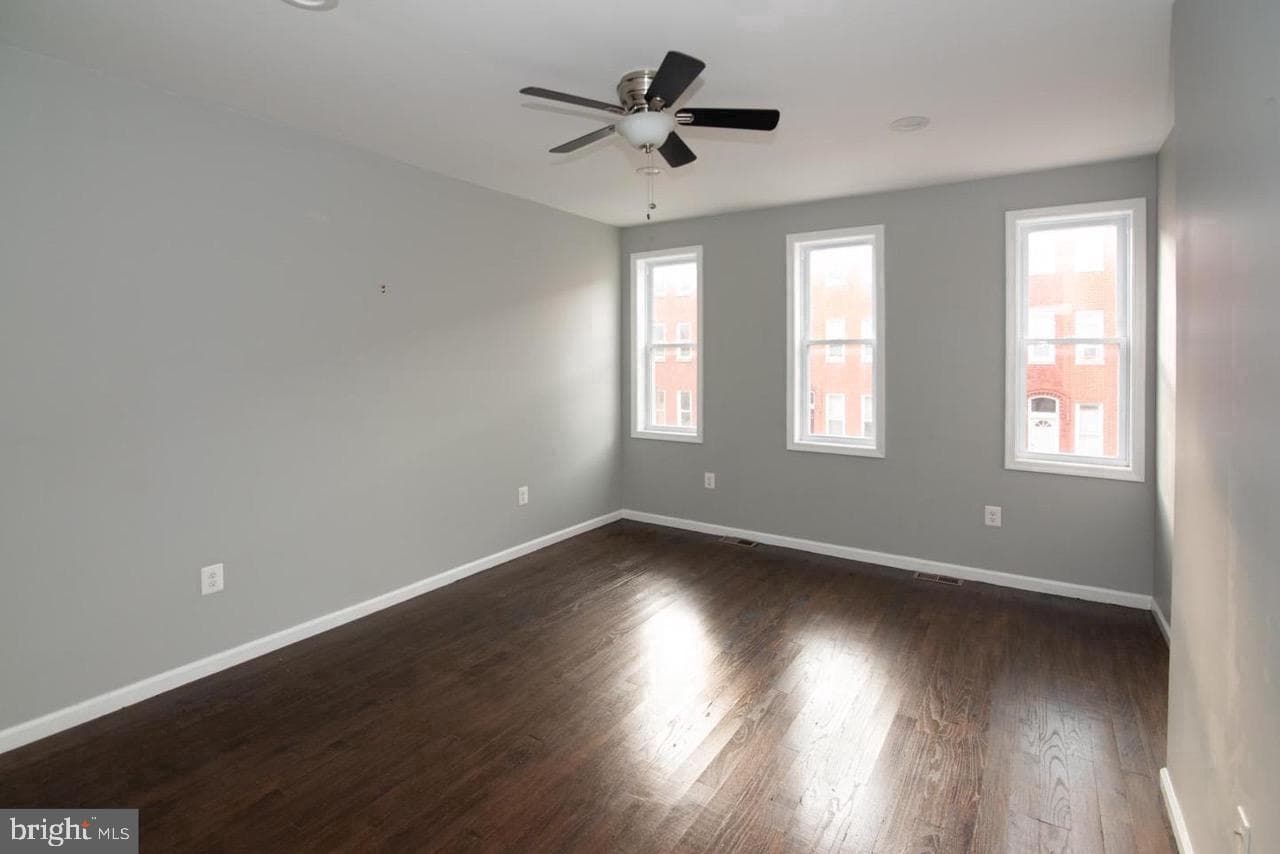 745 Dolphin Street photo 13