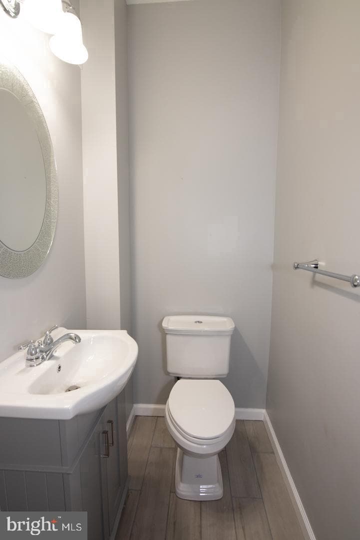 745 Dolphin Street photo 7