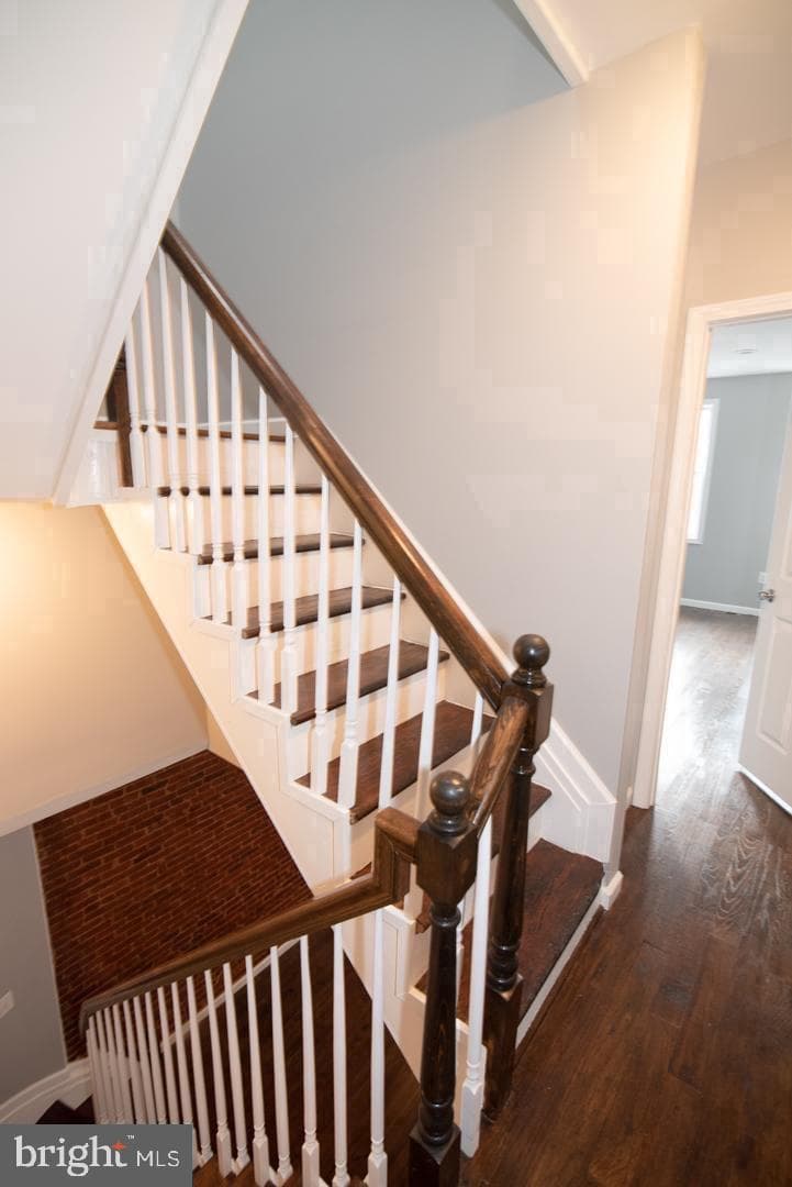 745 Dolphin Street photo 8