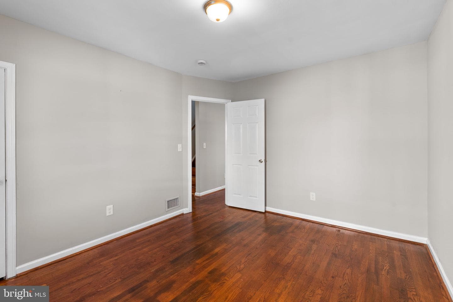 6103 Glenoak Avenue photo 12