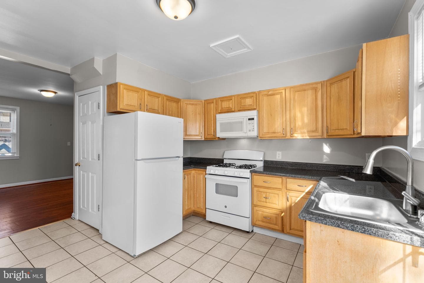 6103 Glenoak Avenue photo 17