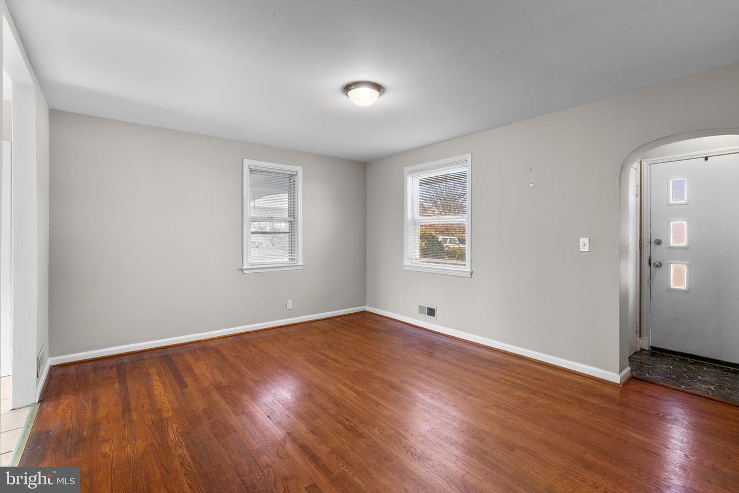 6103 Glenoak Avenue photo 7