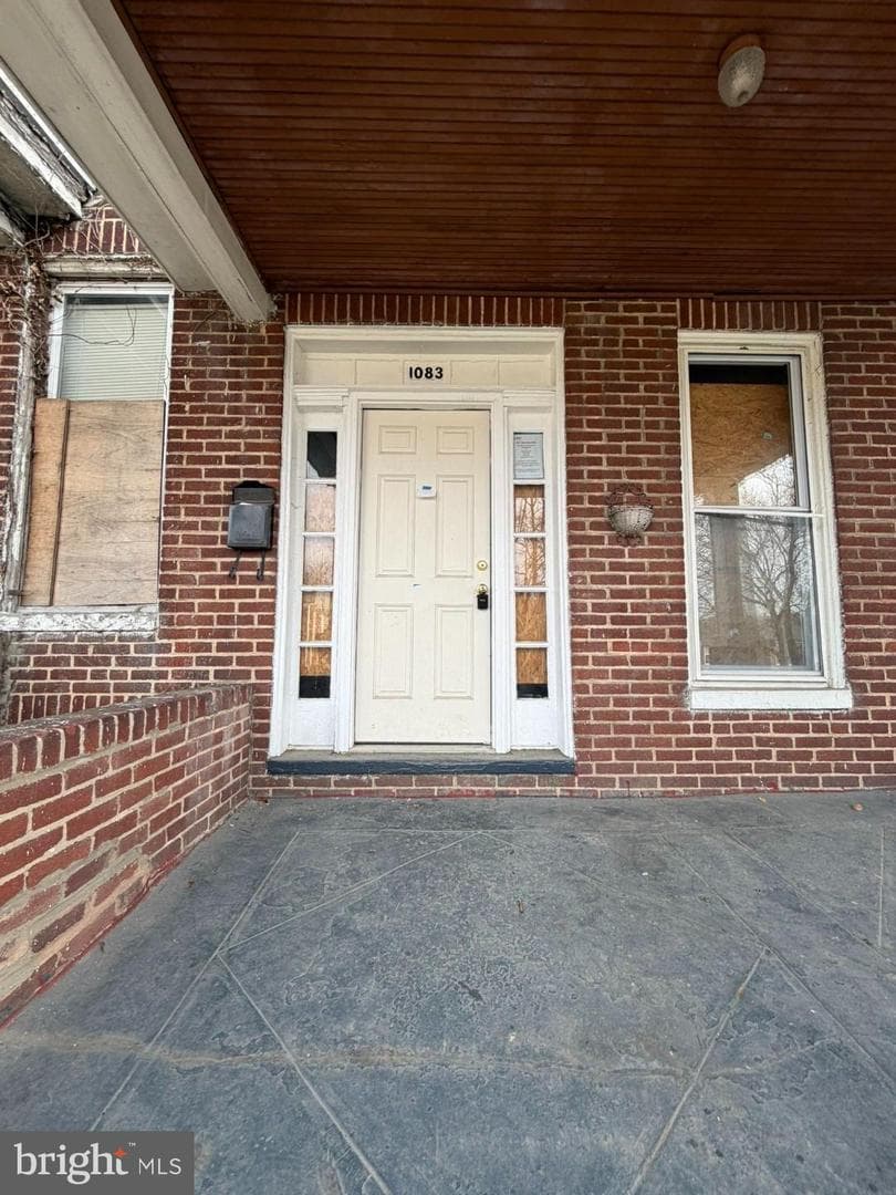 1083 Ellicott Driveway photo 2