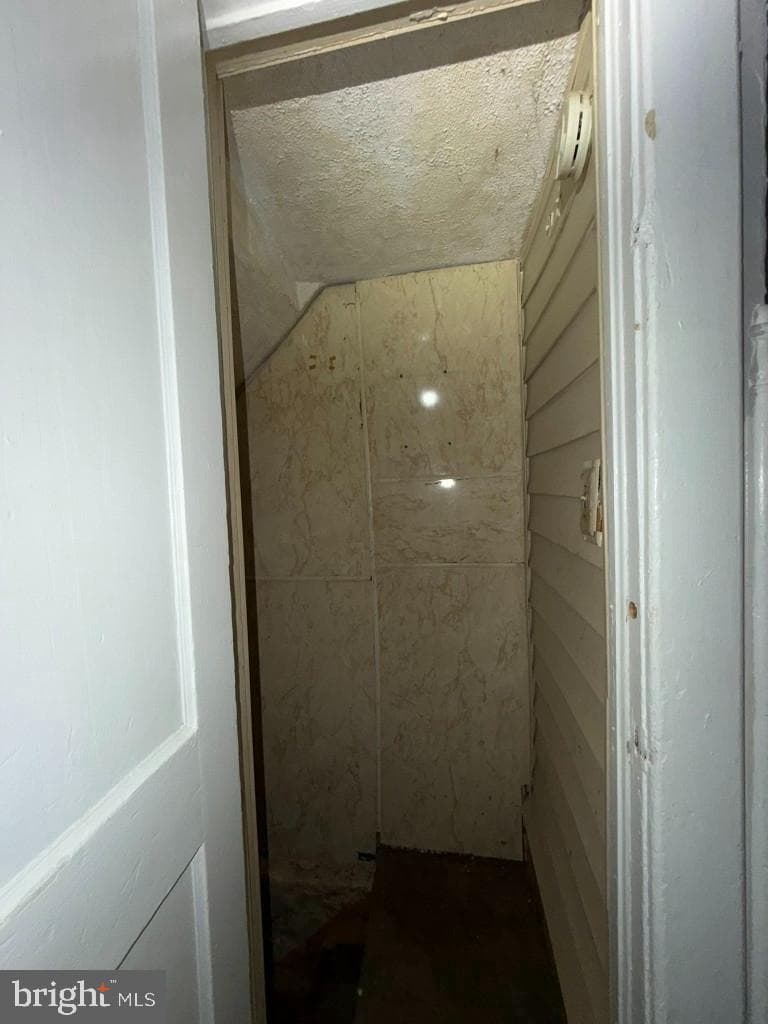 1083 Ellicott Driveway photo 26