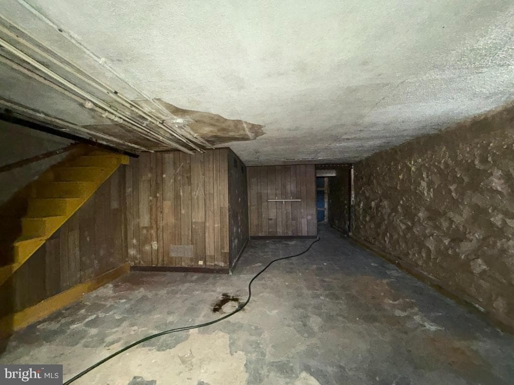 1083 Ellicott Driveway photo 28