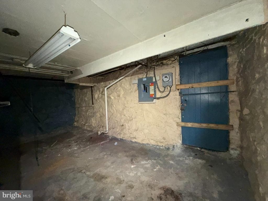 1083 Ellicott Driveway photo 30