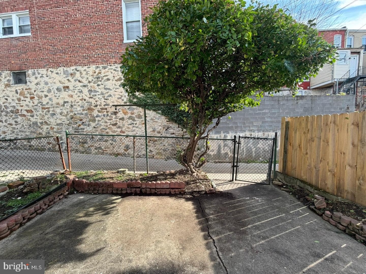1083 Ellicott Driveway photo 37