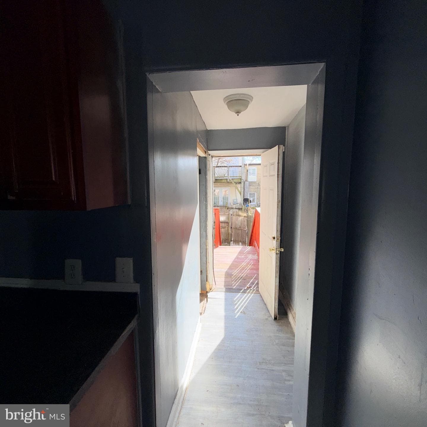 1133 Sargeant Street photo 16