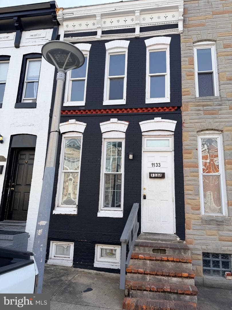 1133 Sargeant Street photo 2