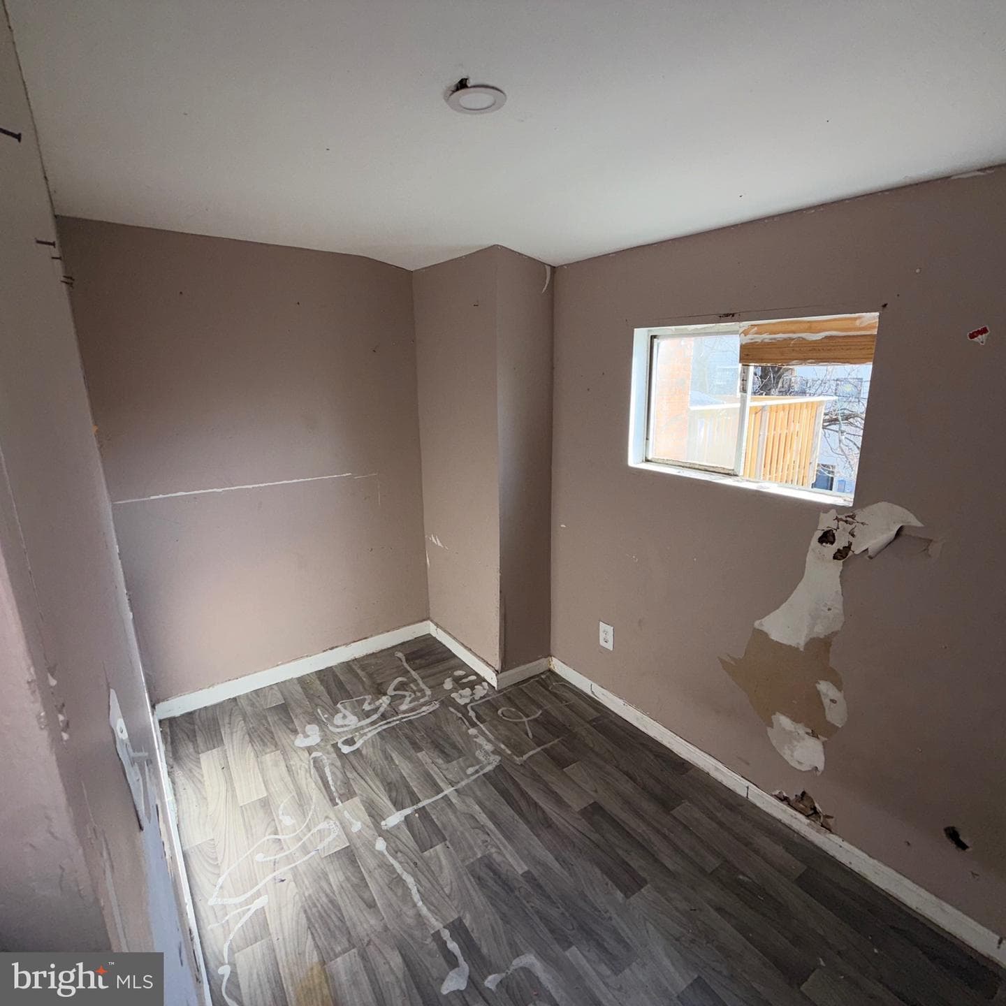 1133 Sargeant Street photo 6