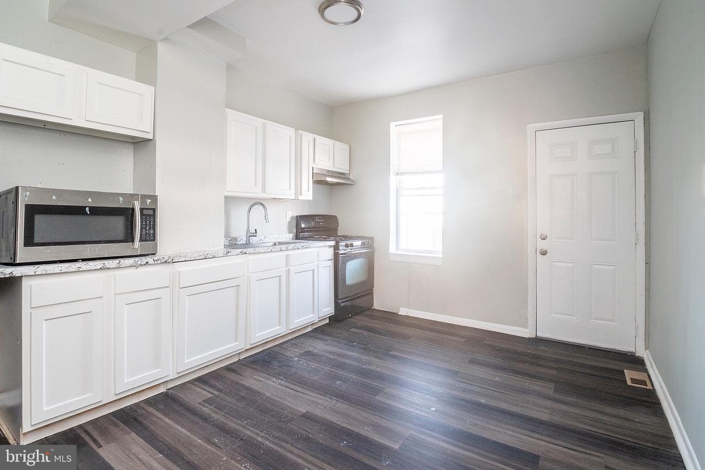 530 N Curley Street photo 3