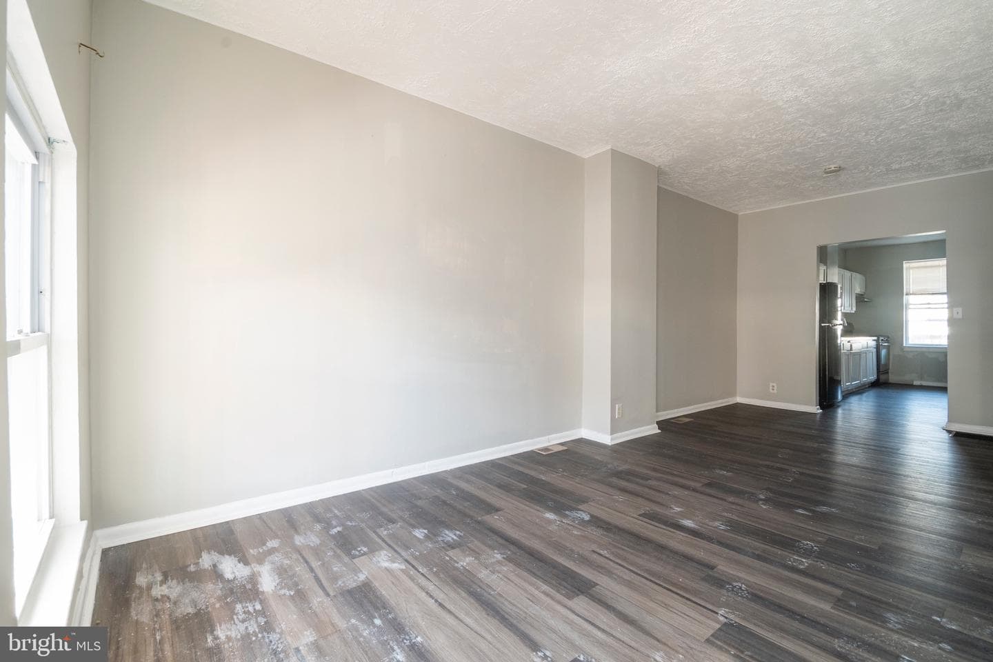 530 N Curley Street photo 9
