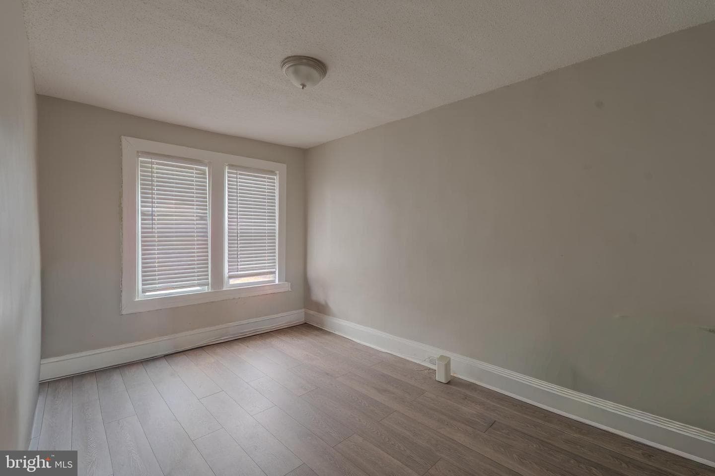 4909 Litchfield Avenue photo 12