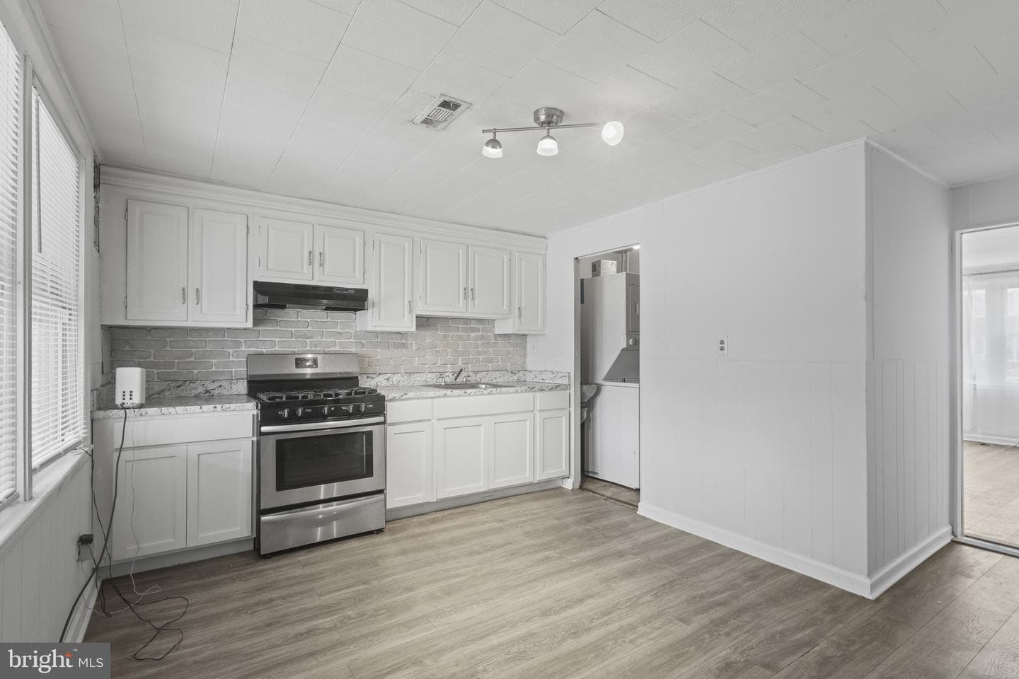 2619 Northshire Drive photo 9