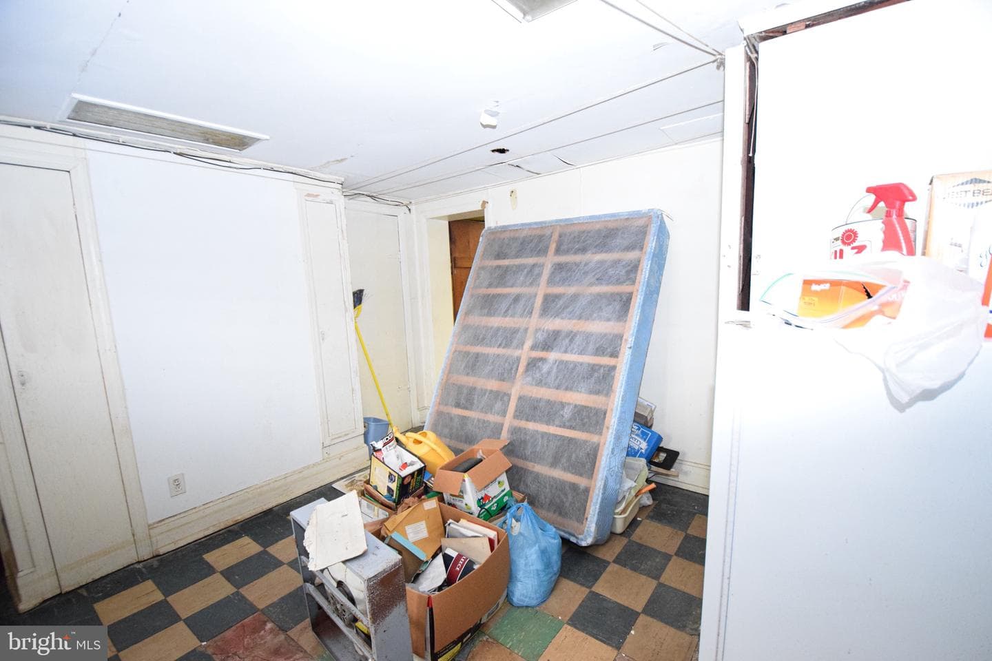 1620 Kingsway Road photo 39