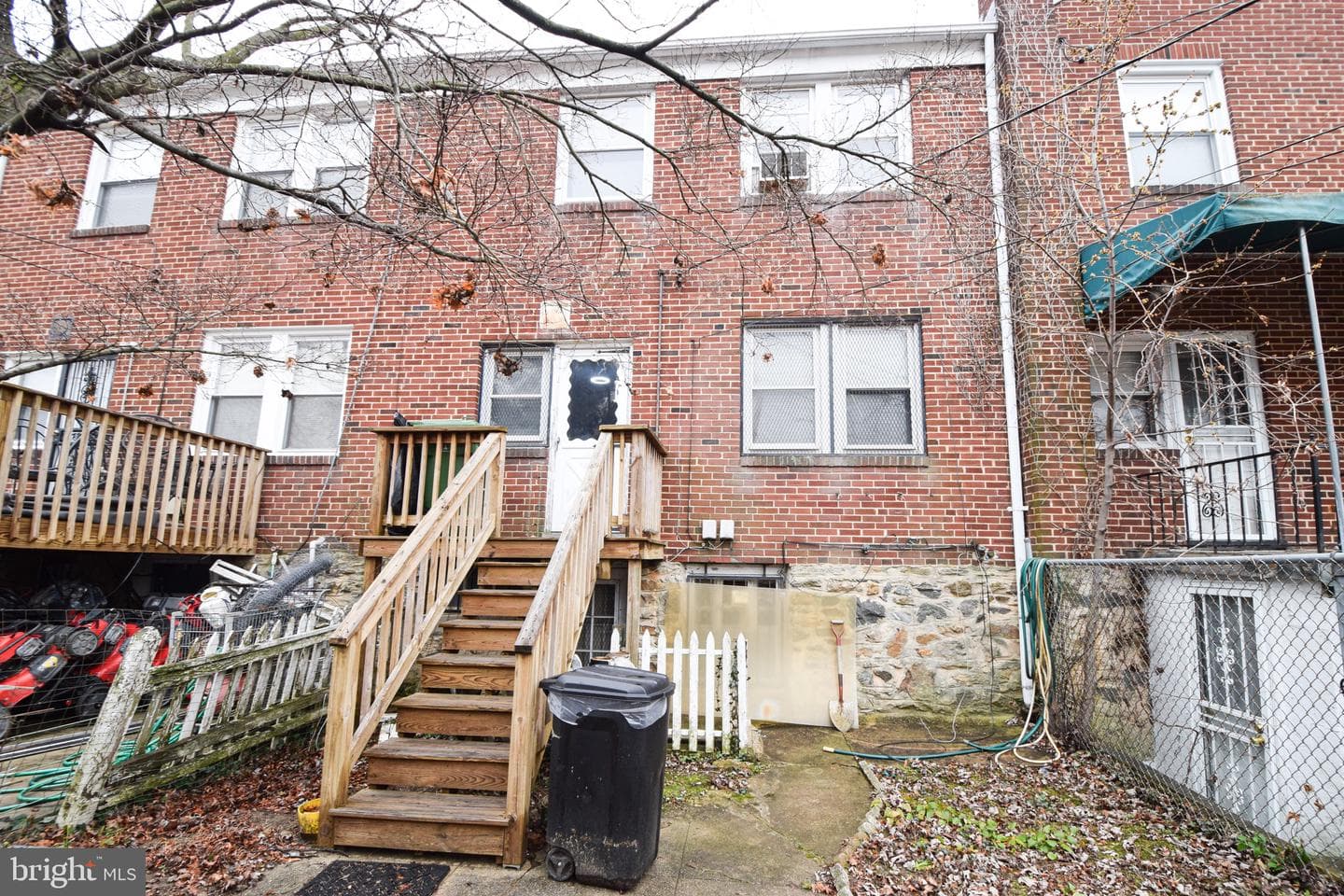 1620 Kingsway Road photo 49