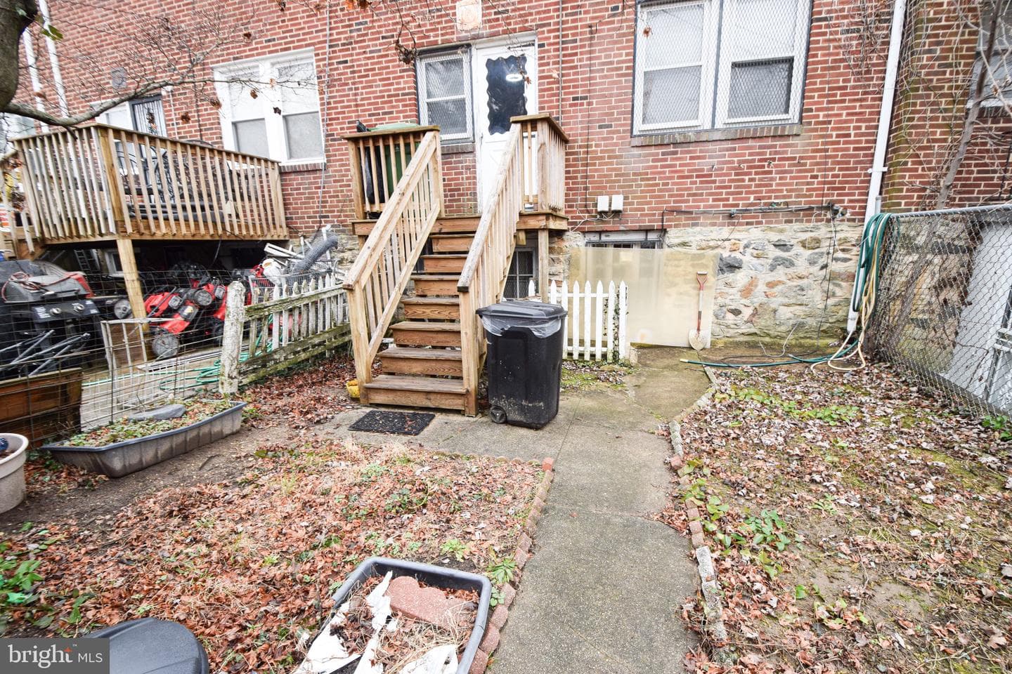 1620 Kingsway Road photo 50