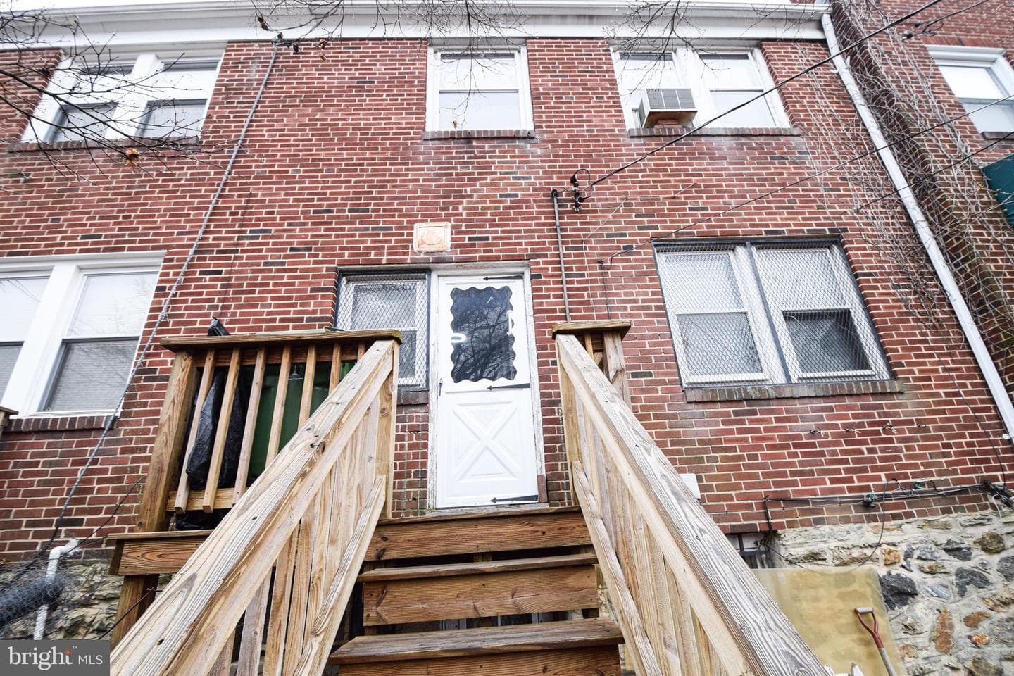 1620 Kingsway Road photo 52