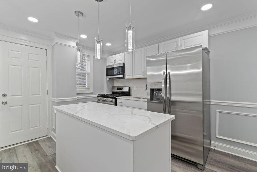 300 Denison Street photo 10