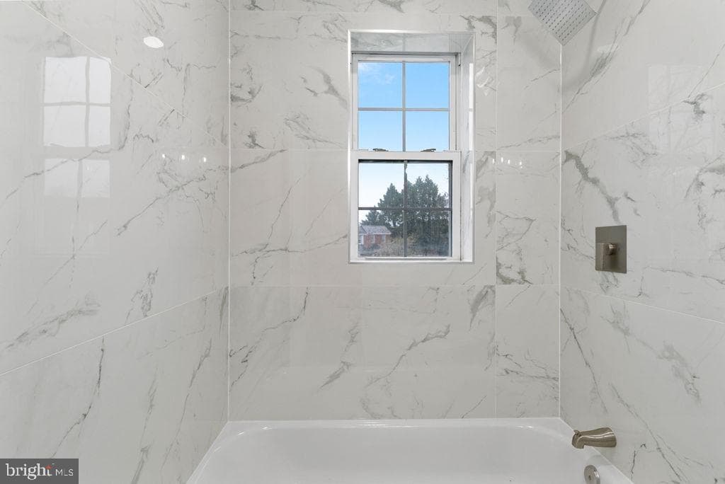 300 Denison Street photo 17